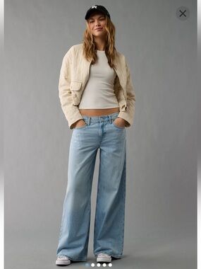 American Eagle Low-Rise Baggy Ultra Wide-Leg Jean